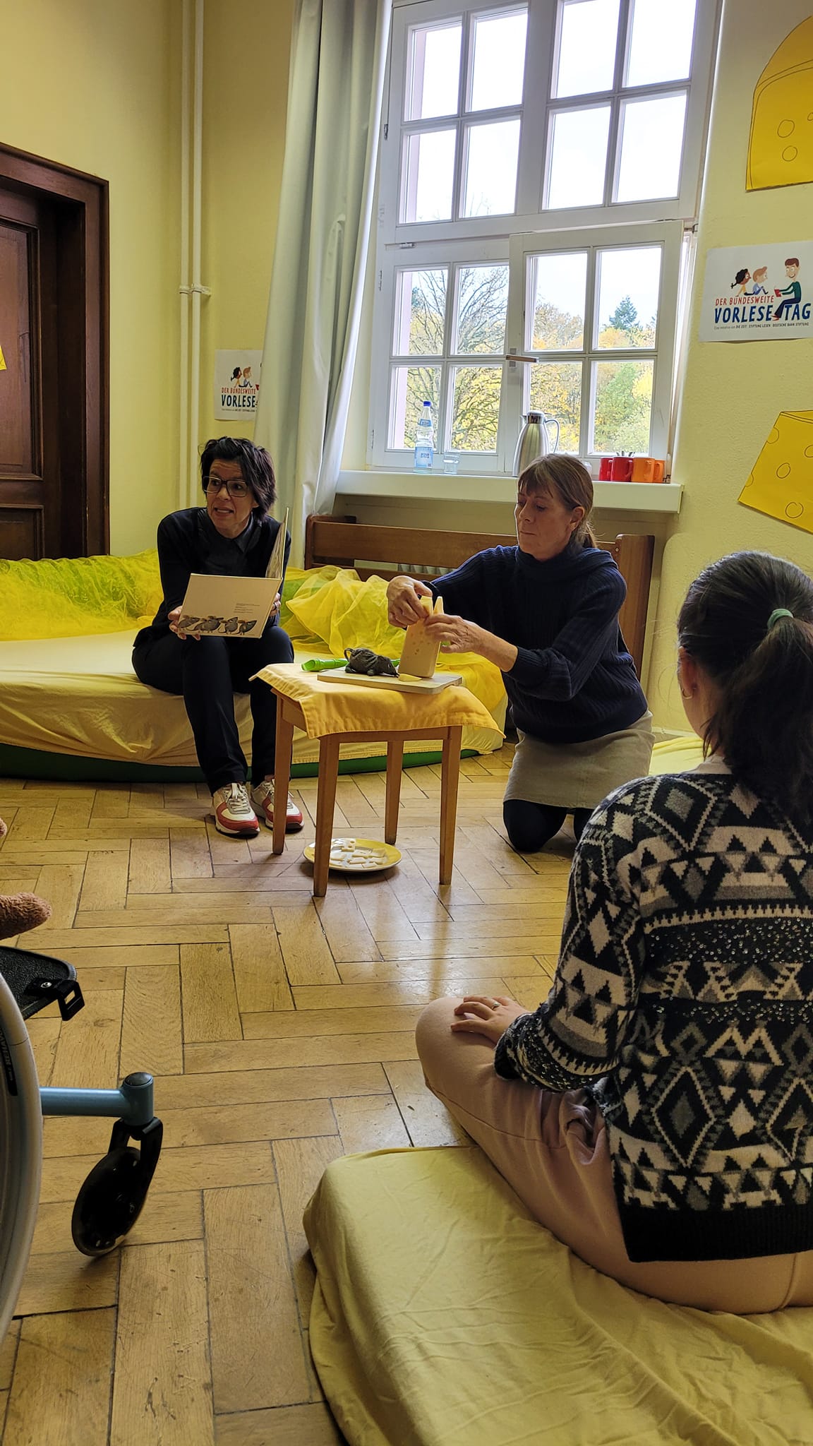 Angelique%20Gro%C3%9F%20beim%20Vorlesen%202 Angelique%20Gro%C3%9F%20beim%20Vorlesen%202